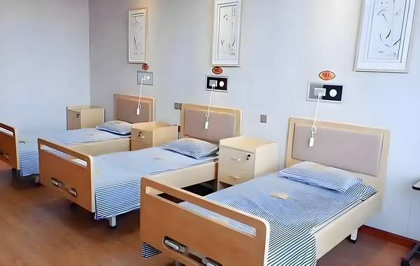 深圳积分入户的基本条件_活佛王兴夫“点化”140位女信徒，全程不穿衣服，场面失控 活佛王兴现在休息与其